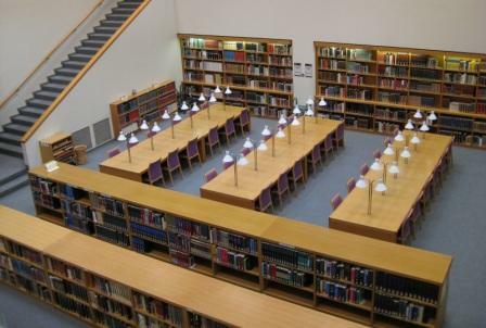 1階フロア 学習院女子大学図書館 学習院女子大学