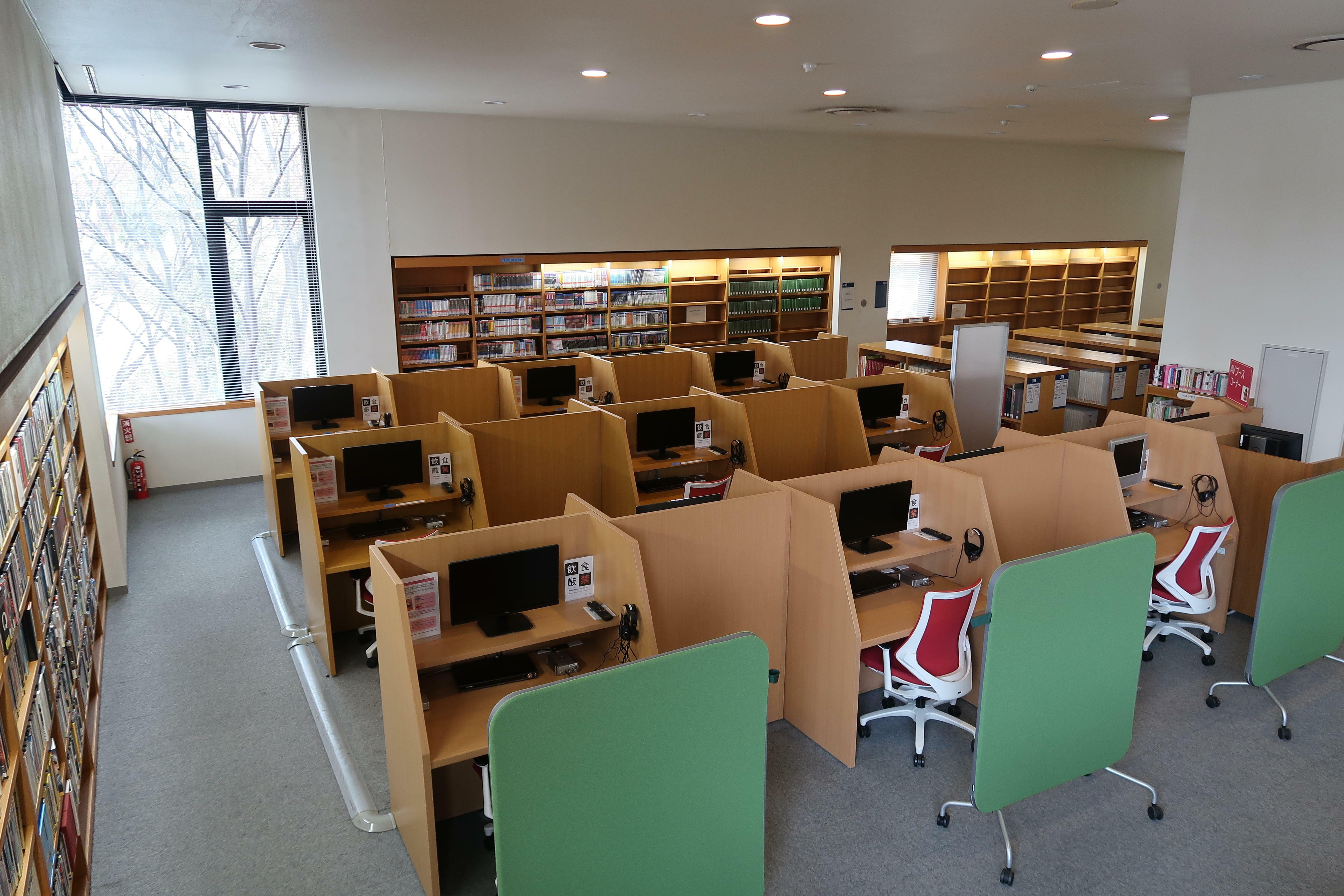 2階フロア 学習院女子大学図書館 学習院女子大学